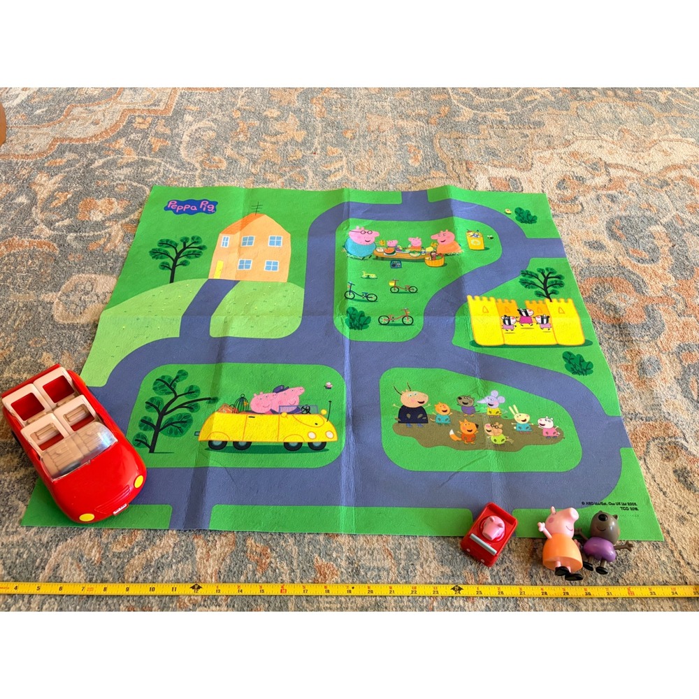 Peppa Pig Felt Play Mat with Car and Figures Kids Toy Set - Picture 2 of 9